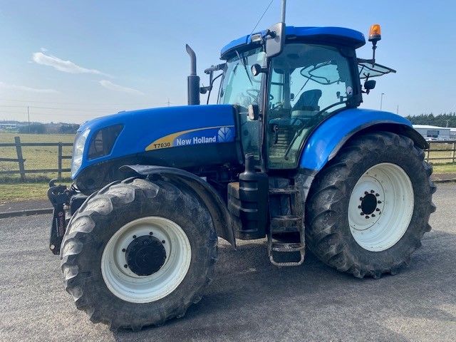 2009 New Holland T7030